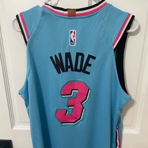 Miami Heat. Dwyane Wade- Miami Vice Color. Medium